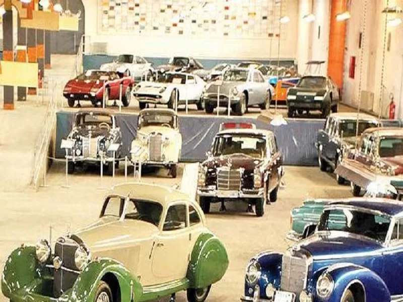 موزه خودروهای قدیمی jpg