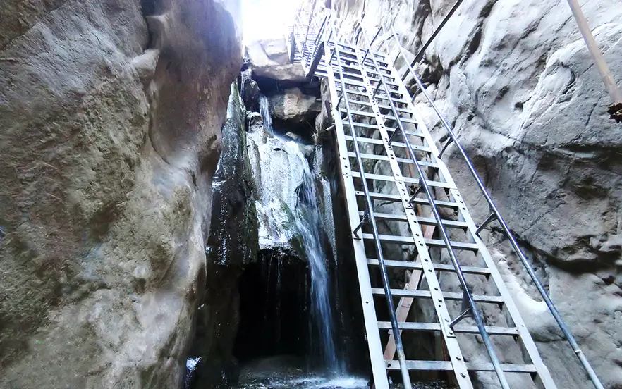 آبشار قره سو کلات نادری