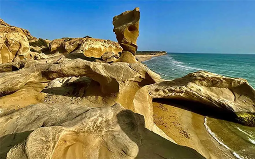 ساحل بنود یکی از دیدنی های بوشهر با زیبایی خارق‌العاده