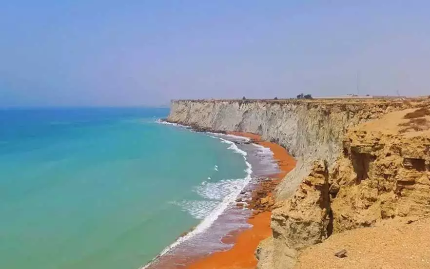 ساحل صخره‌ای چابهار