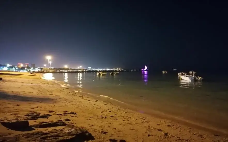سواحل کیش در شب