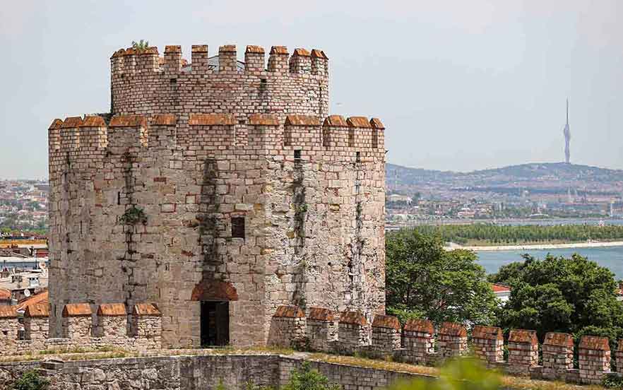 قلعه یدیکوله از جاهای دیدنی استانبول با قدم تاریخی