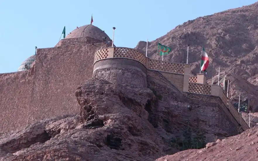مقبره بی بی شهربانو یکی از دیدنی های تهران با کوه و چشمه