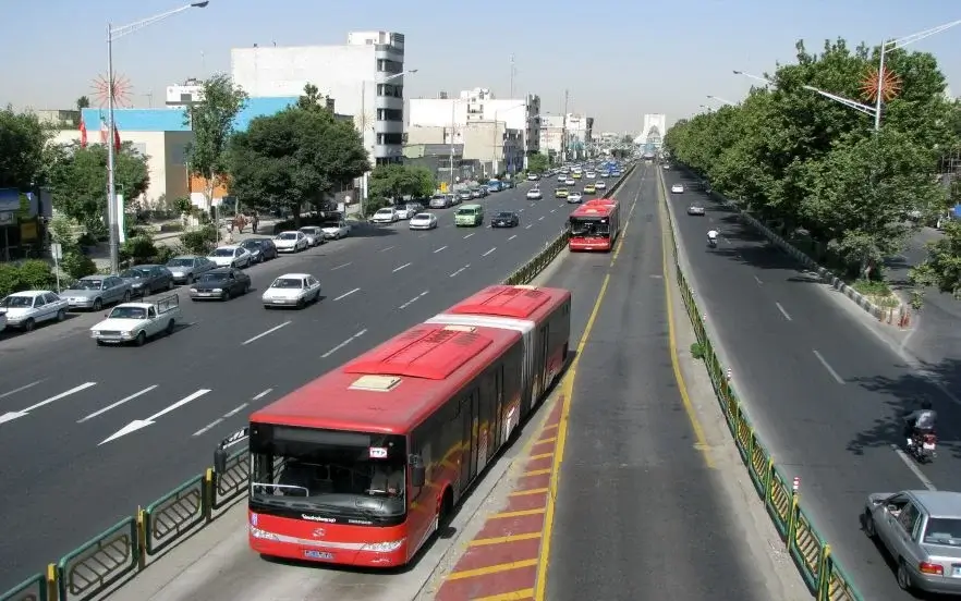 حمل و نقل عمومی در خیابان های شهر اصفهان با اتوبوس