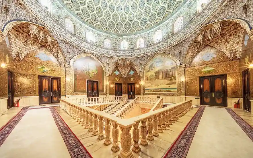 کاخ فرح‌آباد یکی از جاهای ددینی تهران با معماری اروپایی