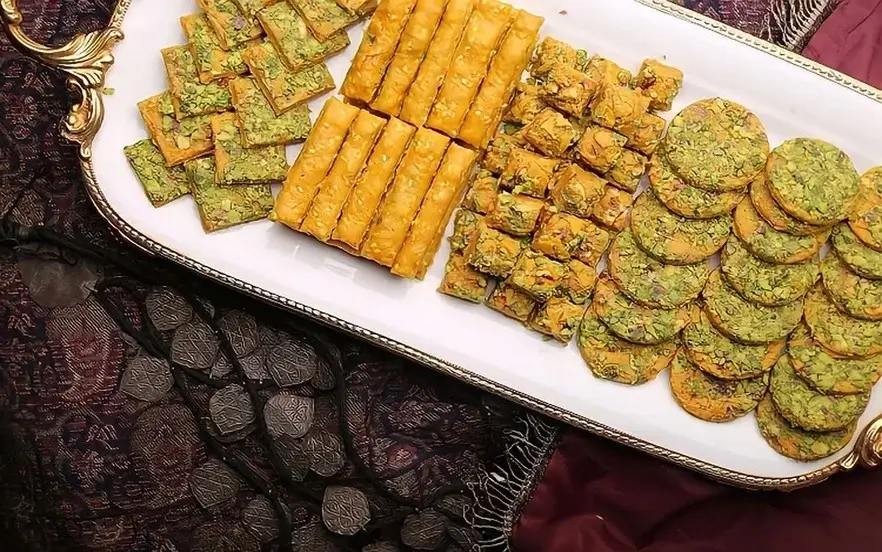 سوغاتی تهران در یک سینی