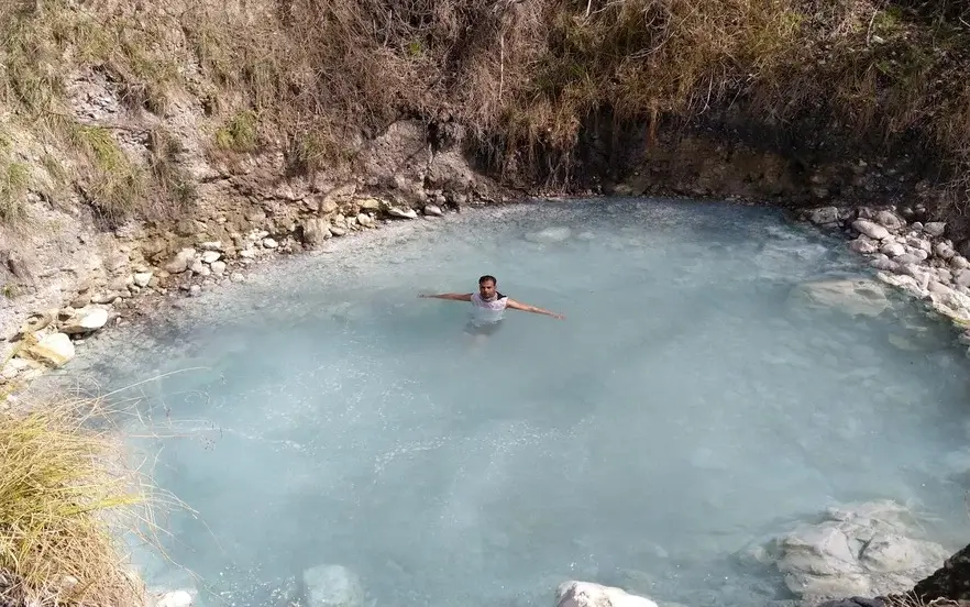 چشمه آب گرم آمل مازندران