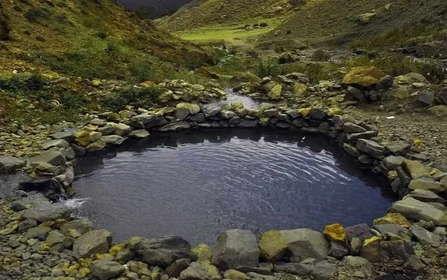 چشمه آب گرم دهلران ایلام