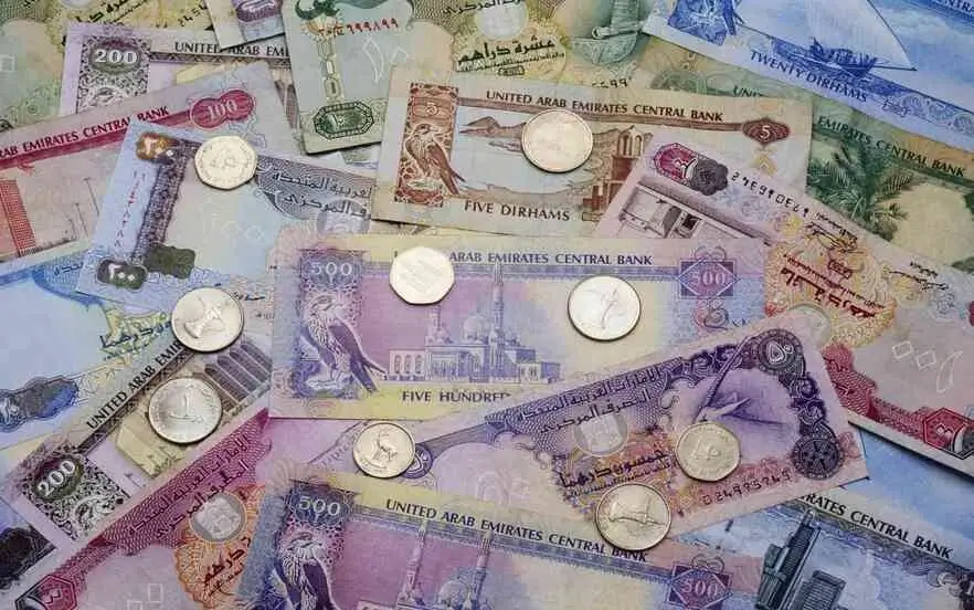 برای سفر به دبی دلار ببریم یا درهم؟ قوانین مالی دبی چیست؟