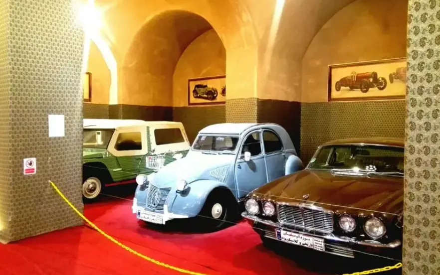 موزه خودروهای تاریخی یکی از دیدنی های یزد