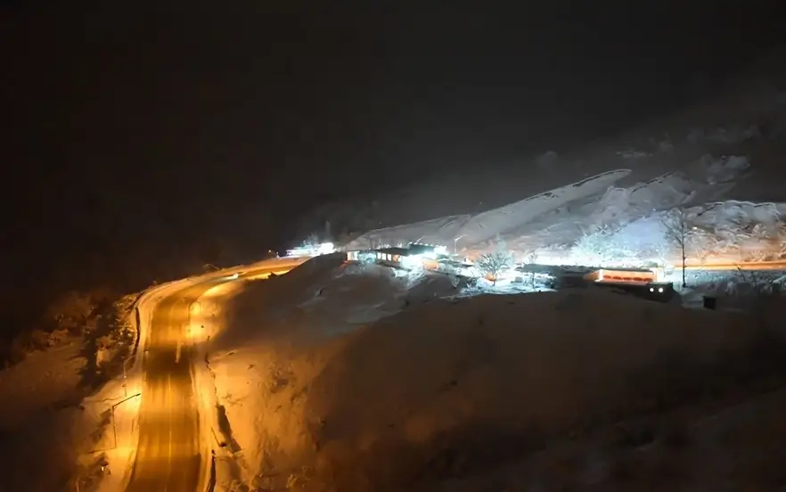 گردنه حیران در شب با زیبایی خاص