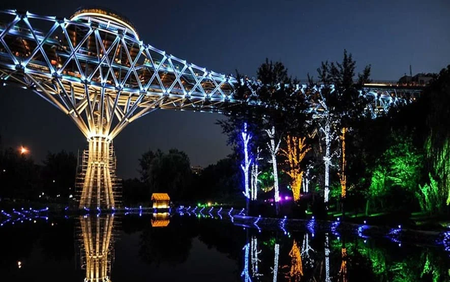 پل طبیعت تهران در شب های ماه رمضان شما را سرگرم میکند