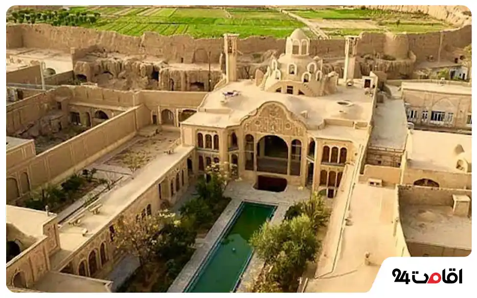  بازدید از خانه تاریخی بروجردی ها