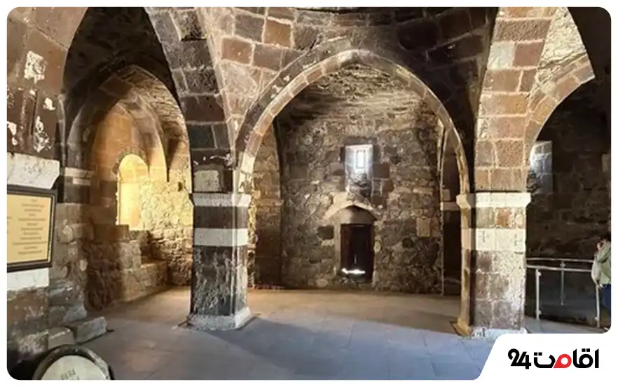 سالن اجتماعات کلیسای صلیب مقدس