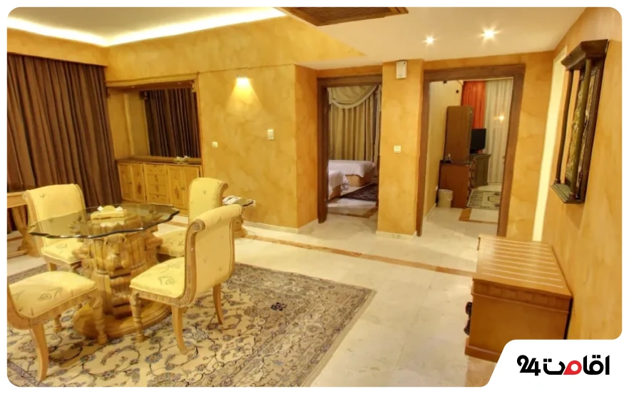 اتاق کابانا هتل داریوش کیش در محوطه باغ