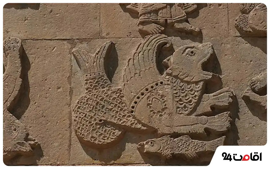 نقوش برجسته کلیسای جامع صلیب مقدس