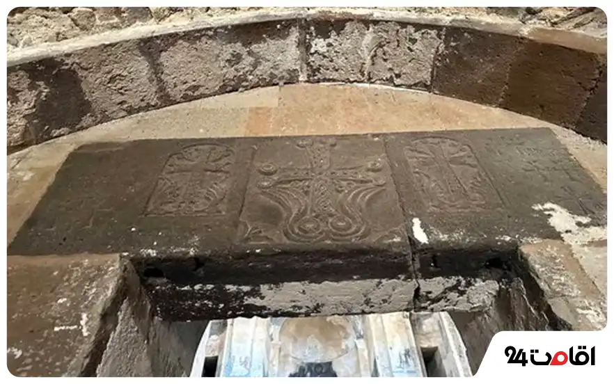 شبستان کلیسای جامع صلیب مقدس