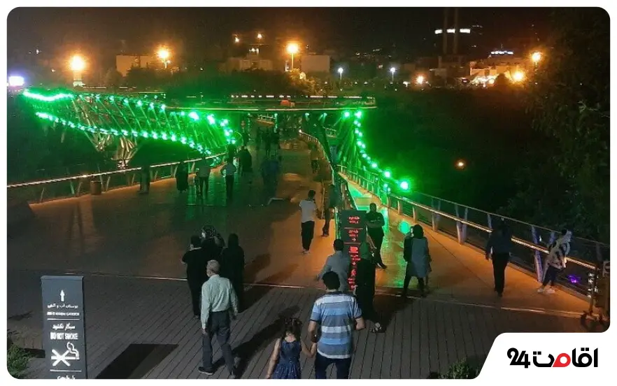 مکان های تفریحی تهران برای جوانان در شب