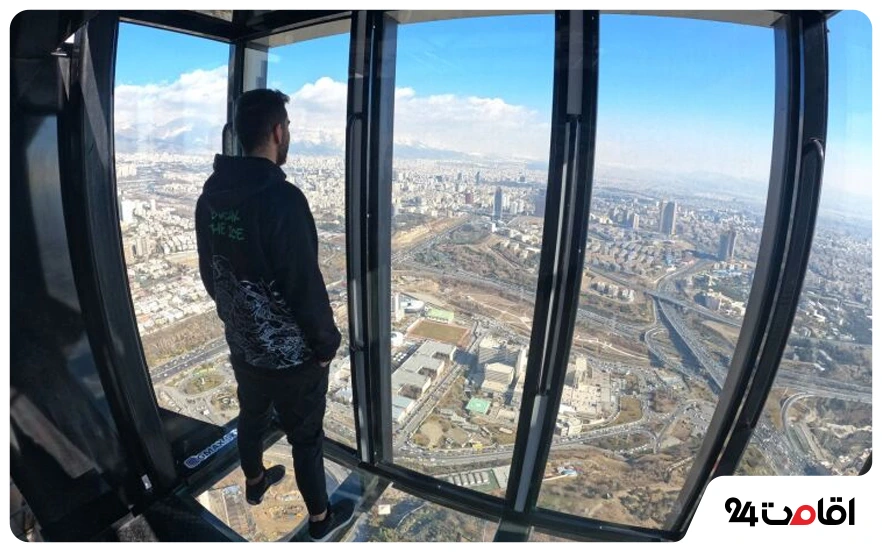 اتاقک شیشه‌ای برج میلاد (Glass Box)