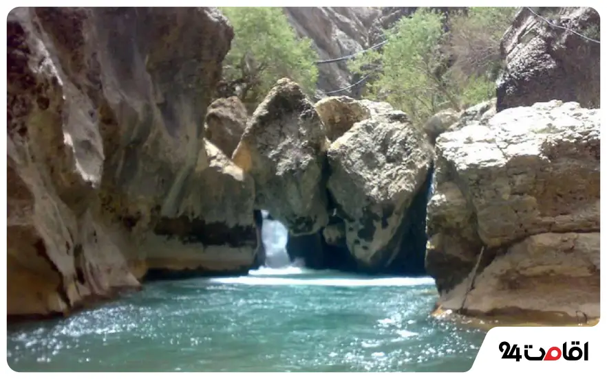 تنگ تیزآب یکی از جاهای دیدنی اطراف شیراز در تابستان
