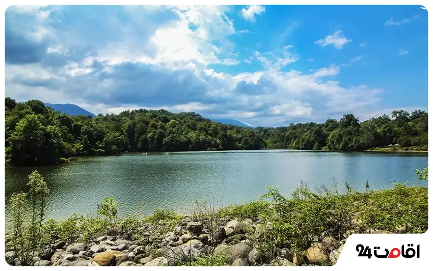 دریاچه الیمالات نور