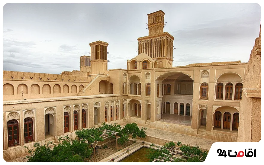 عمارت آقازاده ابرکوه