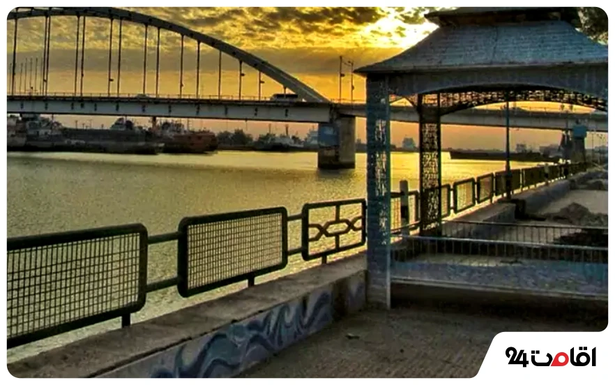 پارک ساحلی خرمشهر در شب