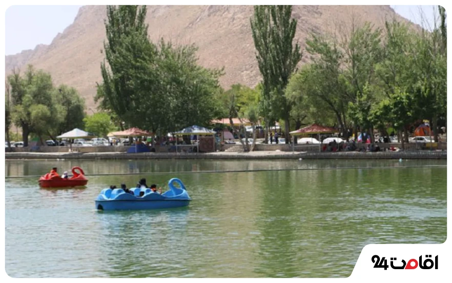 قایق‌سواری در آبگیر بزرگ بن 