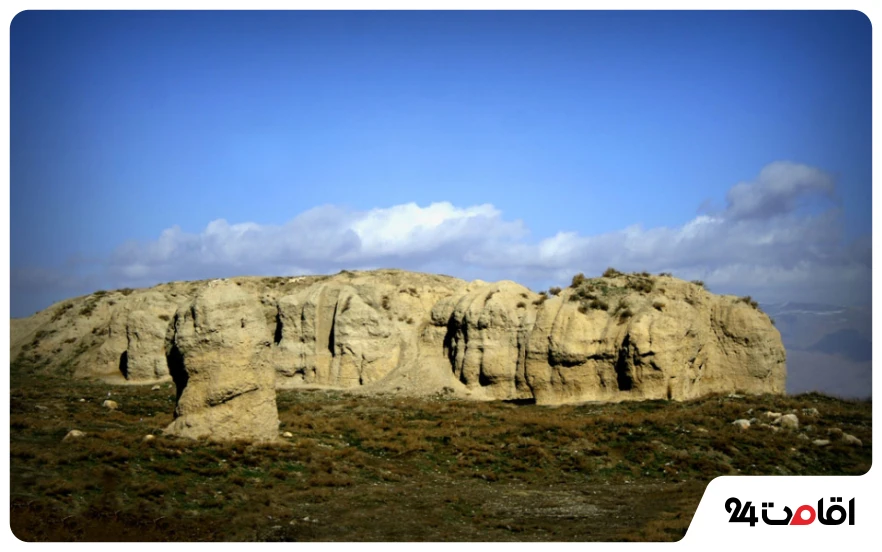 تپه باستانی و دهکده گیان