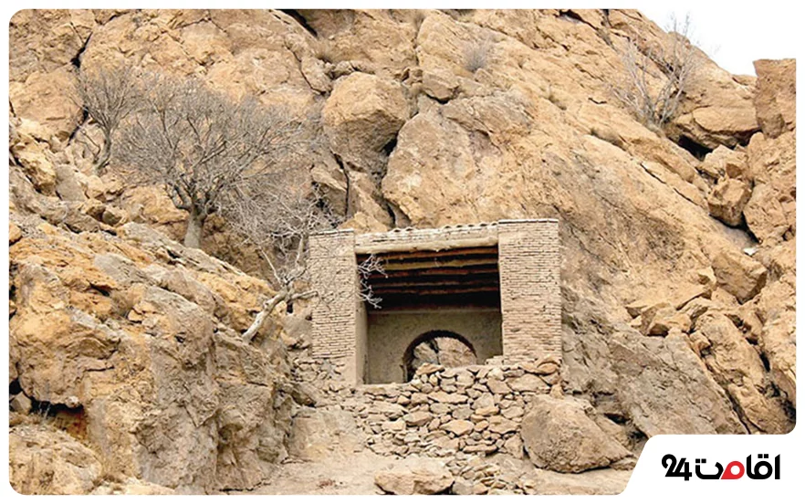 غار چهل چاه