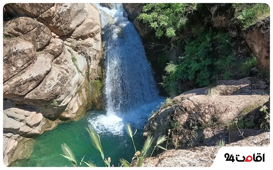 آبشار کبوترلانه در الشتر لرستان