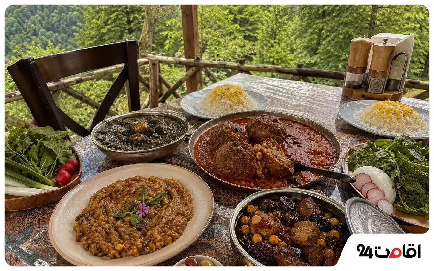 سرو غذاهای گیلکی و آذری در رستوران های گردنه حیران آستارا