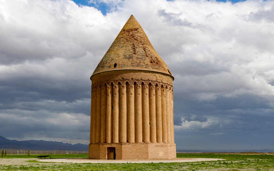 معرفی برج رادکان مشهد : آدرس و تصاویر میل رادکان