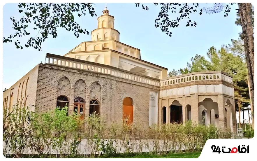 جاهای دیدنی خراسان جنوبی؛ از کال جنی تا باغ اکبریه 3 عمارت کلاه فرنگی بیرجند