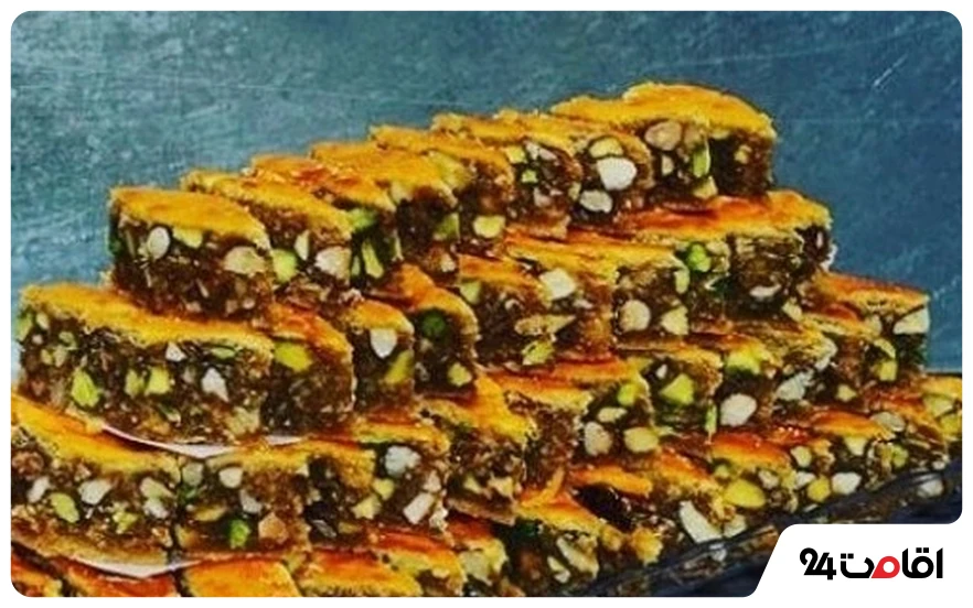 سوغات کاشان چیست؟ از گلاب و شیرینی تا صنایع دستی 2 باقلوا کاشان
