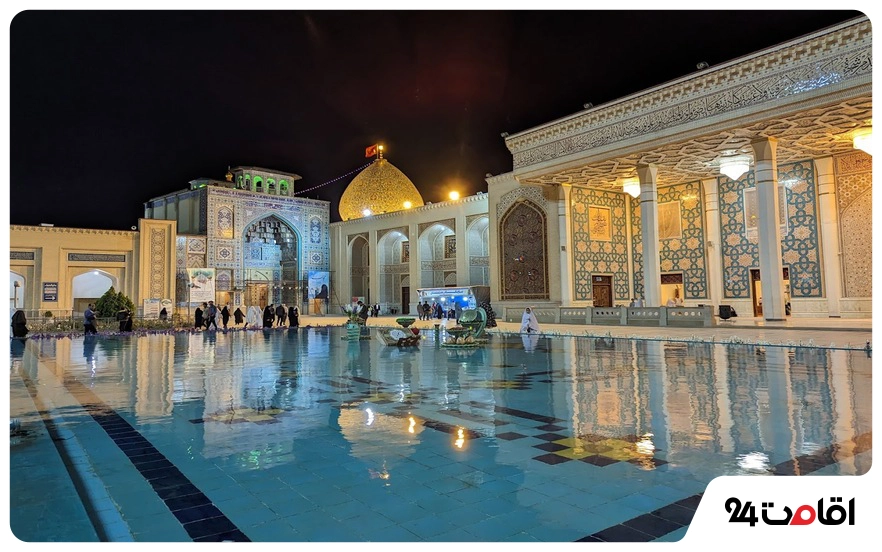 حرم شاهچراغ در شب