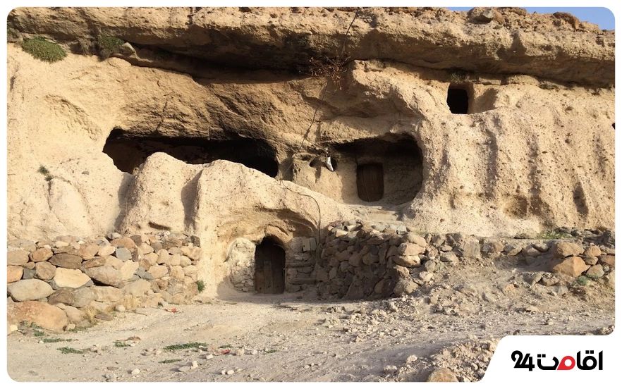 روستای صخره‌ای میمند با جذابیت‌های پاییزی