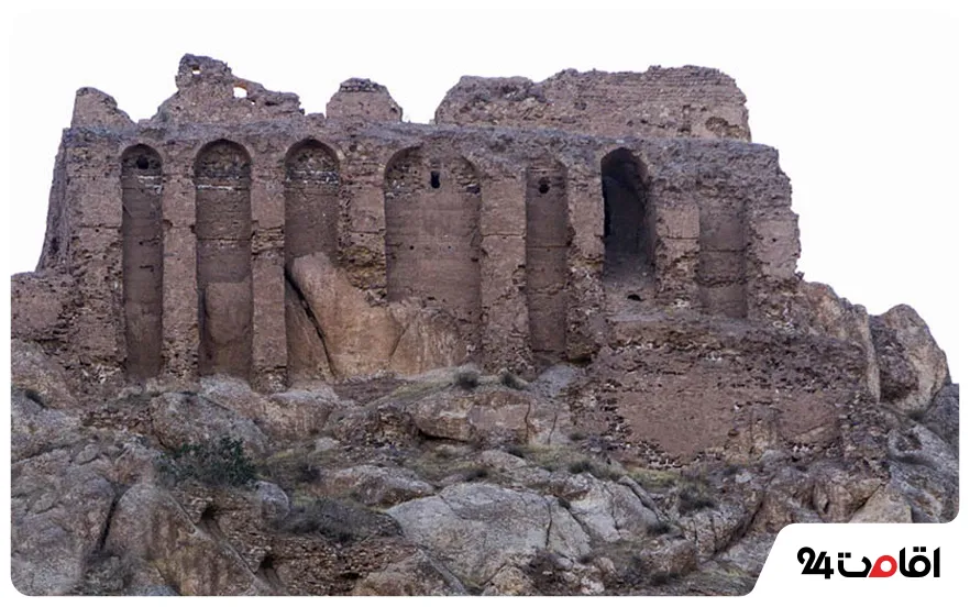 قلعه دختر ساوه؛ قیز قلعه 