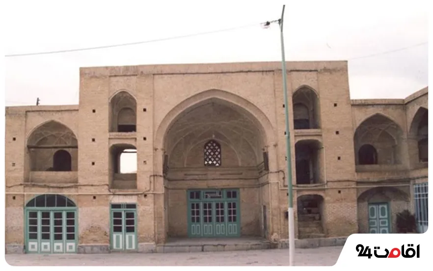 مسجد سرخ ساوه