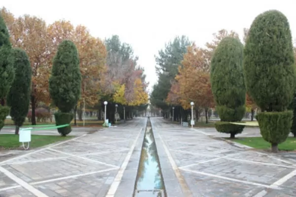 باغ غدیر اصفهان