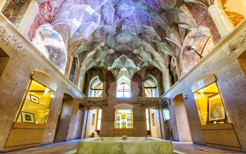 عمارت چهل ستون قزوین