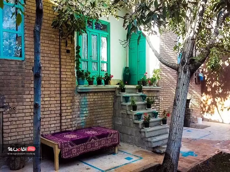 خاه تاریخی جواهری با کارگاه های صنایع دستی هنرمندان