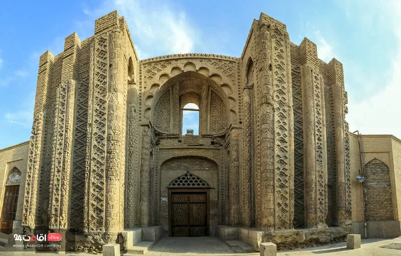 سردر جوجیر در مسجد حکیم اصفهان