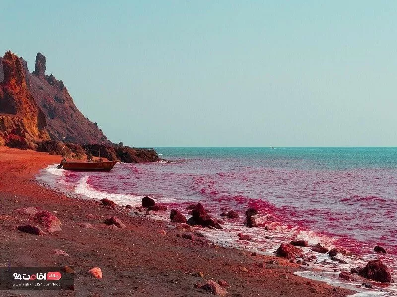 ساحل سرخ قشم بخاطر اکسید آهن