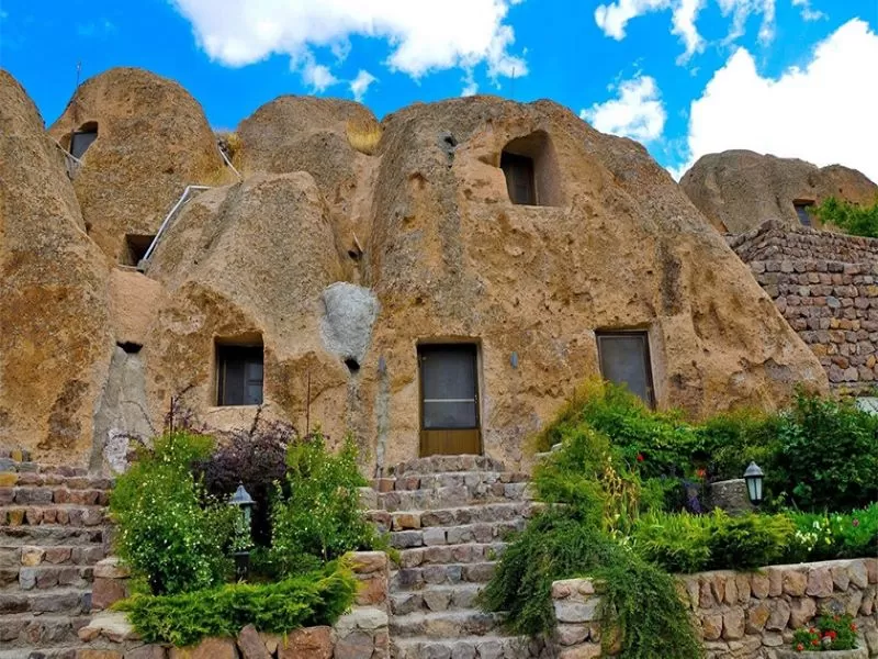 هتل صخره ای کندوان