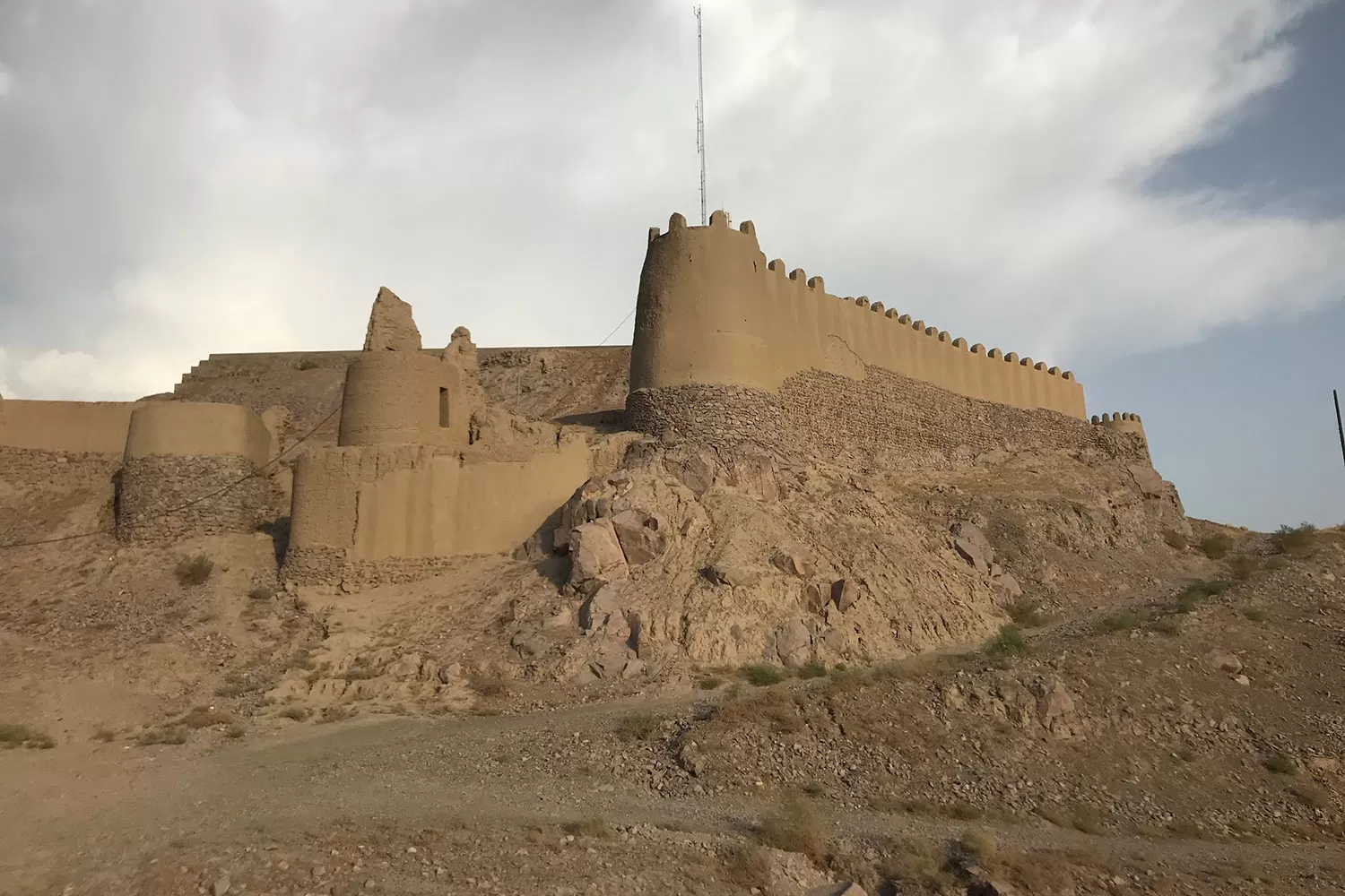 قلعه ضرغام یا قلعه سعیدخان