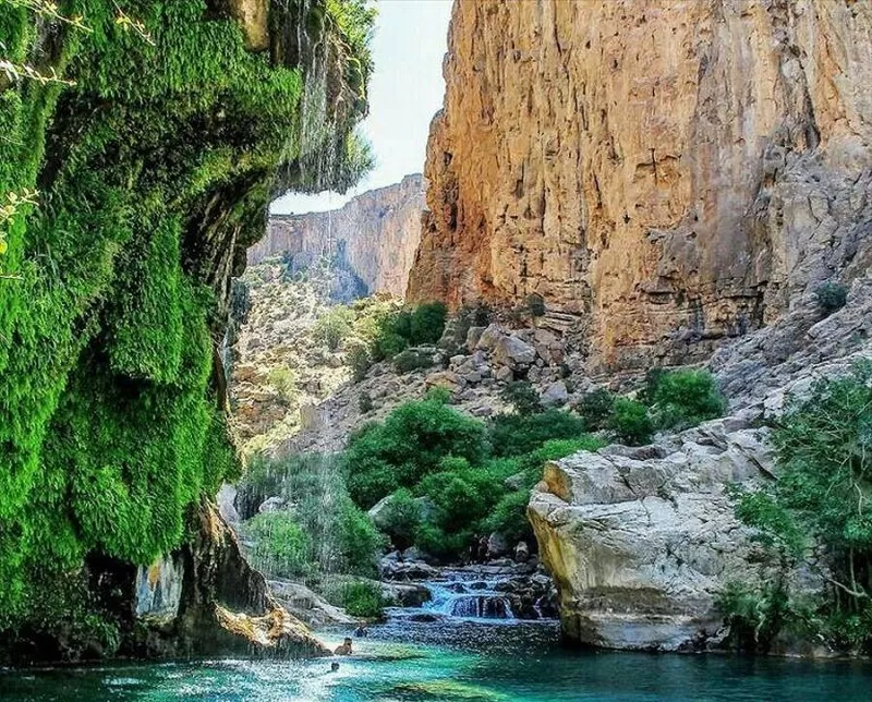 آبشار و پاسیوهای طبیعی بهشت گمشده اقلید