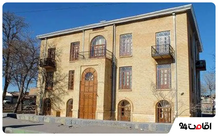 جاهای دیدنی زنجان؛ ۵۵ تا از مکانهای دیدنی، تاریخی و تفریحی زنجان با عکس و آدرس 12 موزه و عمارت دارایی زنجان