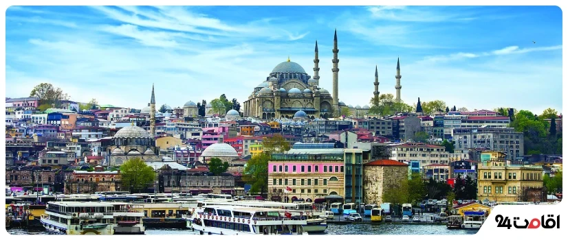 نمای پانورامای شهر استانبول با چشم‌انداز مسجد ایاصوفیه و تنگه بسفر