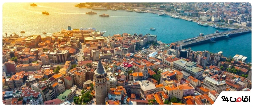 نمای هوایی از استانبول با چشم‌انداز تنگه بسفر و بافت تاریخی شهر؛ مقصد رویایی تور استانبول از تبریز